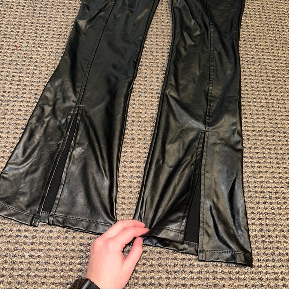Leather flared slit leggings - Picture 4 of 7